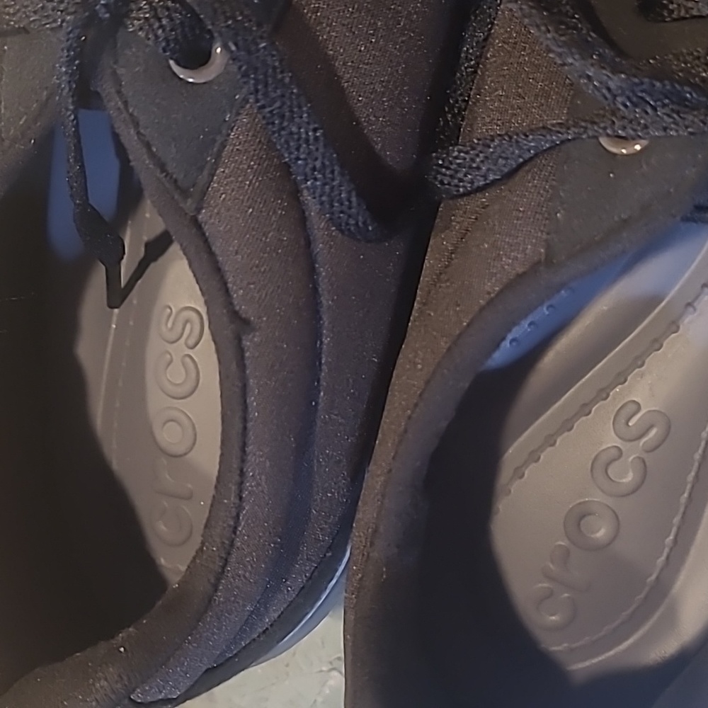 Womens Crocs Sneakers 9 - Picture 2 of 8